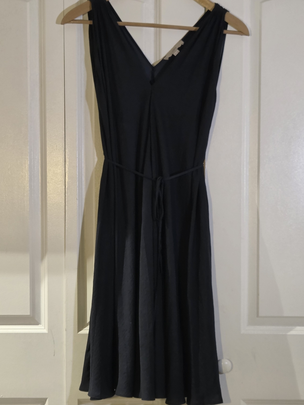 LOFT Women's Dress M/L Navy Silk Feel Flowy Tie Waist Grecian Sleeveless Summer